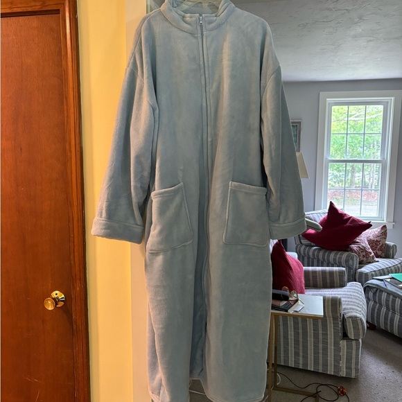 Alexander Del Rossa Light Blue Plush Robe - Picture 6 of 7